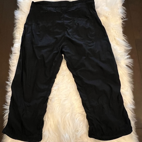H&M Sport Capris Black 100% Cotton Size 8 - Picture 2 of 8